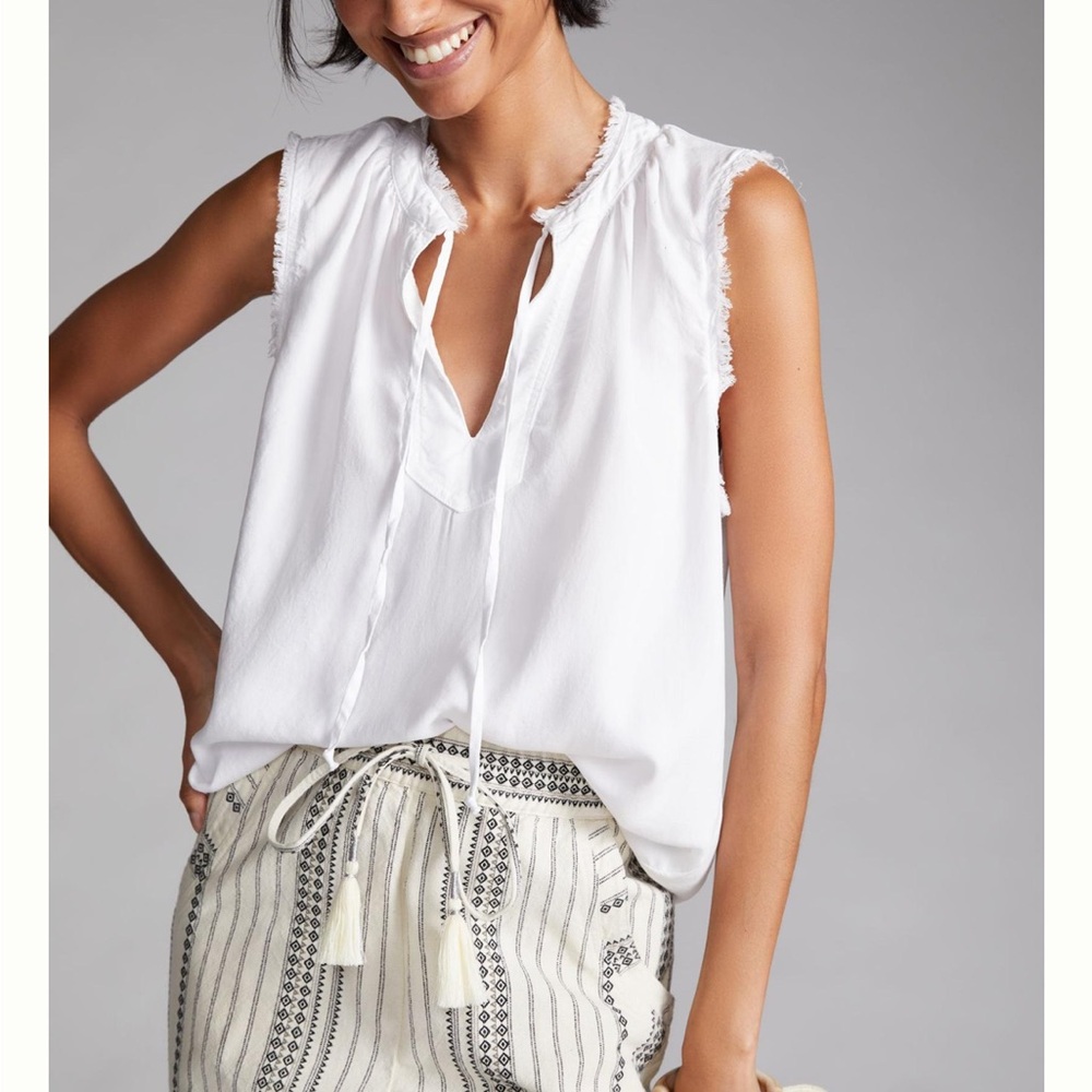 Cloth & Stone women’s flutter sleeved blouse